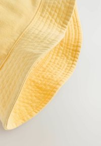 Unausgewählt, yellow