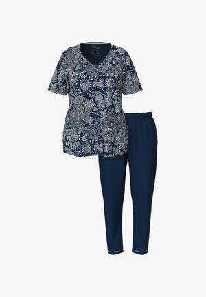 Set di abbigliamento da casa blu navy composto da una maglietta a maniche corte con disegni paisley e pantaloni blu navy abbinati con una cintura decorativa.