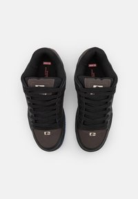 Globe TILT - Skate shoes - black