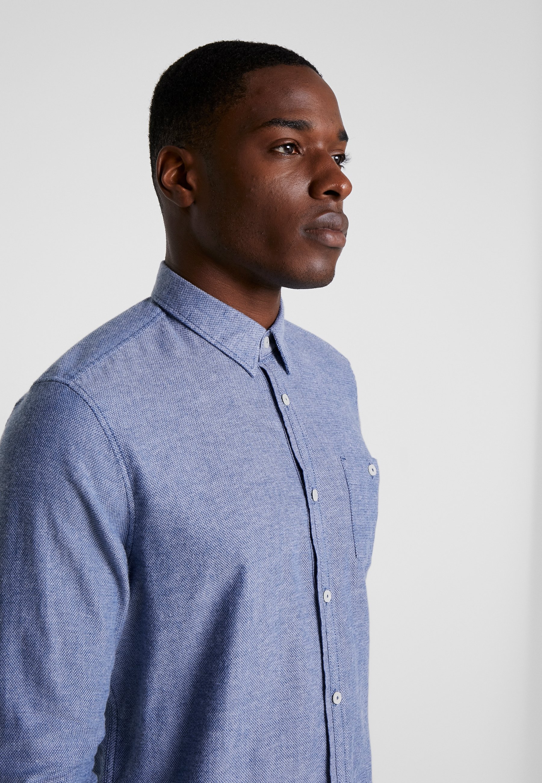 TOM TAILOR RAY COSY DOBBY STRUCTURE REGULAR FIT Skjorte TOM TAILOR DOBBY - Skjorte - white / structure blue