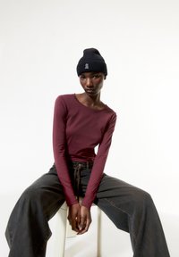 ARMEDANGELS ENRICCAA SOFT - Langarmshirt - cranberry juice