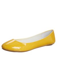 Ballerine en cuir verni jaune avec un bout rond, un profil élancé, une texture lisse et une fine semelle en caoutchouc. Convient pour un usage décontracté.