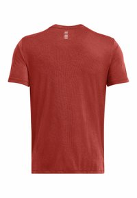 Camiseta de manga corta y cuello redondo en rojo con un acabado texturizado. Presenta un diseño de rayas horizontales cerca del cuello y un ajuste regular.