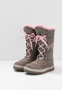 Botas de inverno cinza quente com acabamento de pelagem rosa, atacadores rosa e padrão decorativo de flocos de neve. Sola de borracha e acolchoadas para isolamento.