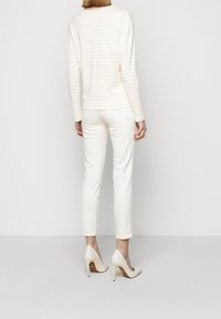 CLOSED Långärmad tröja - light yellow