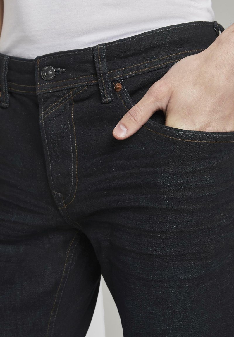 TOM TAILOR Denim Heren 1045758 Aedan Straight Jeans, 10120-Gebruikt Donker Stone Blue Denim, 34 W/34 L, 10120 - Gebruikt Dark Stone Blue Denim, 34W / 34L TOM TAILOR Denim Heren 1045758 Aedan Straight Jeans, 10120-Gebruikt Donker Stone Blue Denim, 34 W/34 L, 10120 - Gebruikt Dark Stone Blue Denim, 34W / 34L