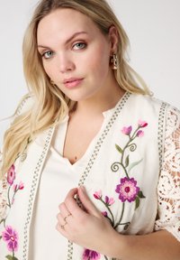 MS Mode MET DETAILS - Bodywarmer - cream