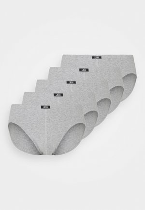 Vijf paar grijze katoenen slipjes met een gladde textuur, met een eenvoudig ontwerp en een klein zwart logo-label op de tailleband.