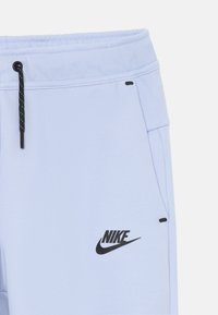 Thumbnail Image 3