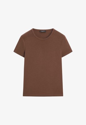 Brązowy bawełniany t-shirt z krótkimi rękawami i okrągłym dekoltem. Prosty design, miękka tekstura i regularny krój. Brak zauważalnych wzorów czy akcentów.