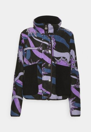 Fleece jacket met een hoge kraag, met een mix van paarse, blauwe en zwarte patronen, twee voorzakken en drukknoopsluitingen.