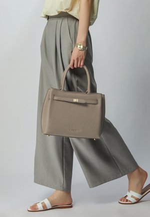 Victoria Hyde, LAMBETH - Bolso de mano - beige