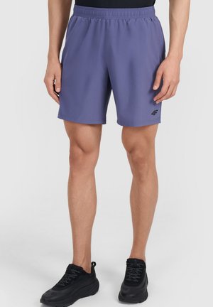 - Krótkie spodenki sportowe