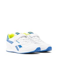 Zapatillas deportivas blancas con detalles en azul, con un empeine de cuero suave, lengua de malla y un forro amarillo brillante. Cierre de tira de velcro.