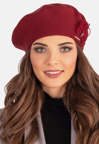 Vivisence Căciulă - red