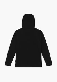 Czarna bluza z kapturem z długimi rękawami, wykonana z miękkiego materiału. Posiada prosty design bez widocznych logo czy wzorów.