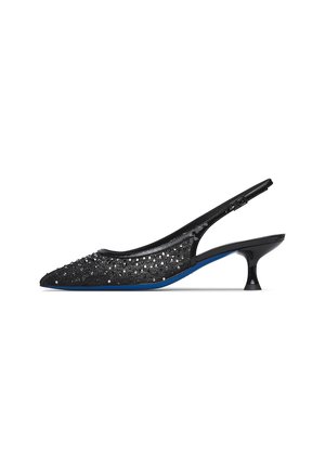 Scarpa nera slingback con tacco kitten, punta appuntita, tessuto glitterato, piccoli ornamenti di strass e dettaglio della suola blu.