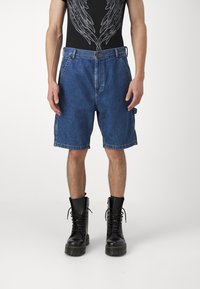 Lee CARPENTER  - Shorts - mid shade