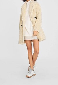 Stradivarius Abrigo de invierno - beige