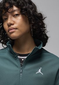 Jordan JORDAN - Chaqueta de entrenamiento - oxidized green black white