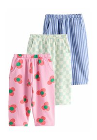 Tre paia di pantaloni: rosa con motivo floreale rosso e verde, scacchiera verde menta e righe blu; tutti hanno vita elasticizzata e tasche.