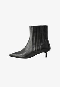 Valitud, black