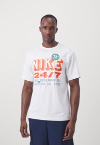 Nike Performance HYVERS - Camiseta deportiva - sail