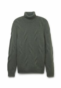 Grön stickad tröja med hög hals, som har ett texturerat kabelmönster. Ribbstickade muddar och nederkant ger en tät passform.