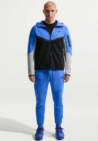 Non sélectionné, blue crystal black light smoke grey black