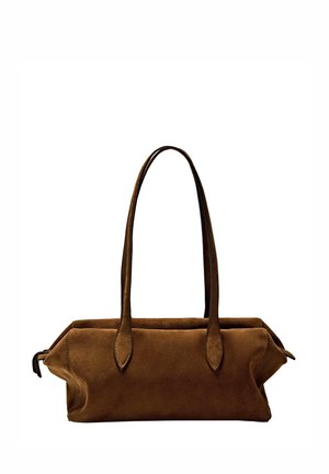 Hnědá semišová kabelka s dvojitými uchy, obdélníkovým tvarem, zipovým uzávěrem a prošitými detaily; hladká textura, minimalistický design.