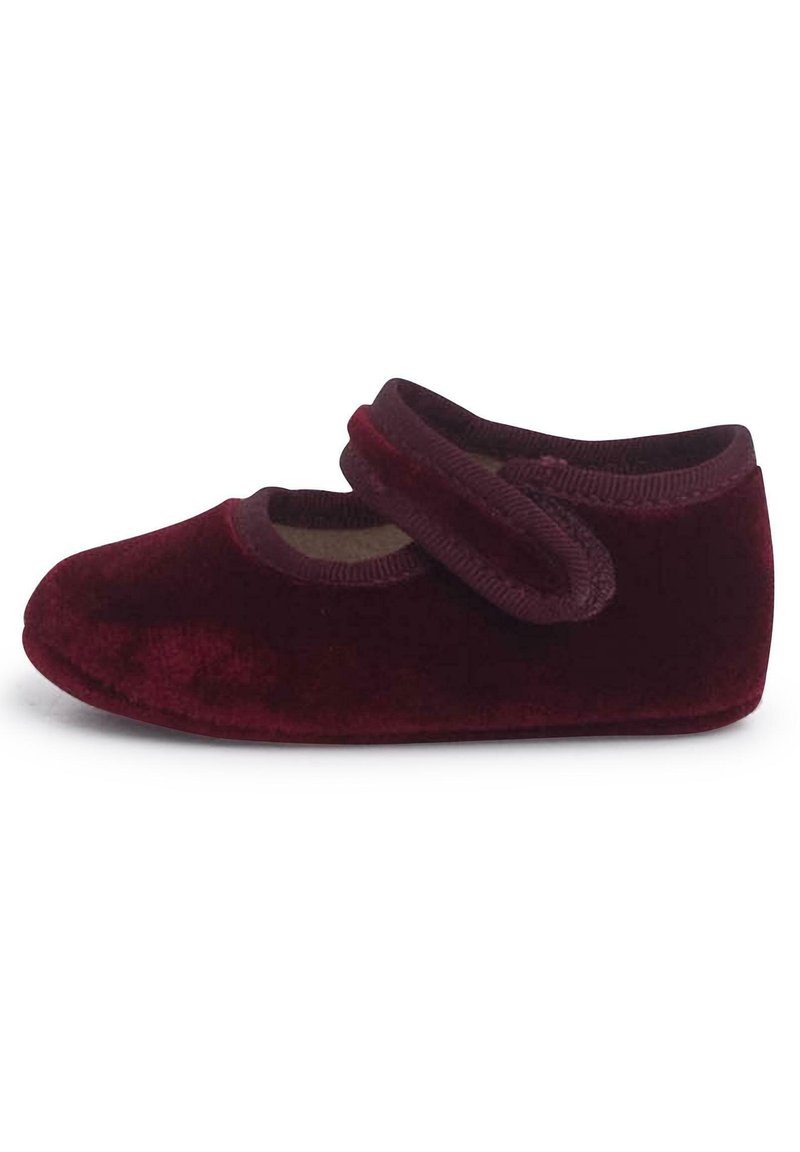 Bordeaux fluwelen Mary Jane-schoenen met een ronde neus, twee klittenbandsluitingen en een zachte binnenvoering. Plat voetbed voor comfort.
