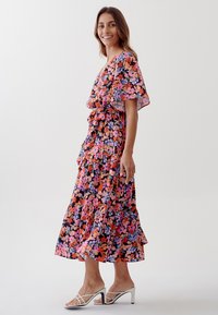 TUSSAH LOUISA MIDI  - Denní šaty - garden flor black