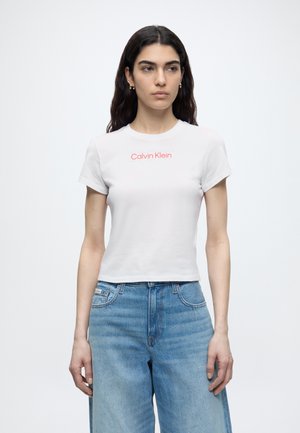 Calvin Klein COMMUTER BABY TEE - Μπλουζάκι με στάμπα - classic white