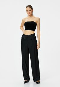 Koton CROP czarny