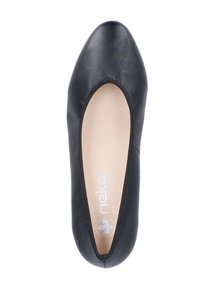Ballerine in pelle nera con punta arrotondata, design a scollo basso, texture liscia e soletta imbottita con logo.