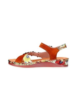 Sandale ouverte pour femme avec brides en daim orange, semelle et talon à motif floral, et un petit talon compensé.