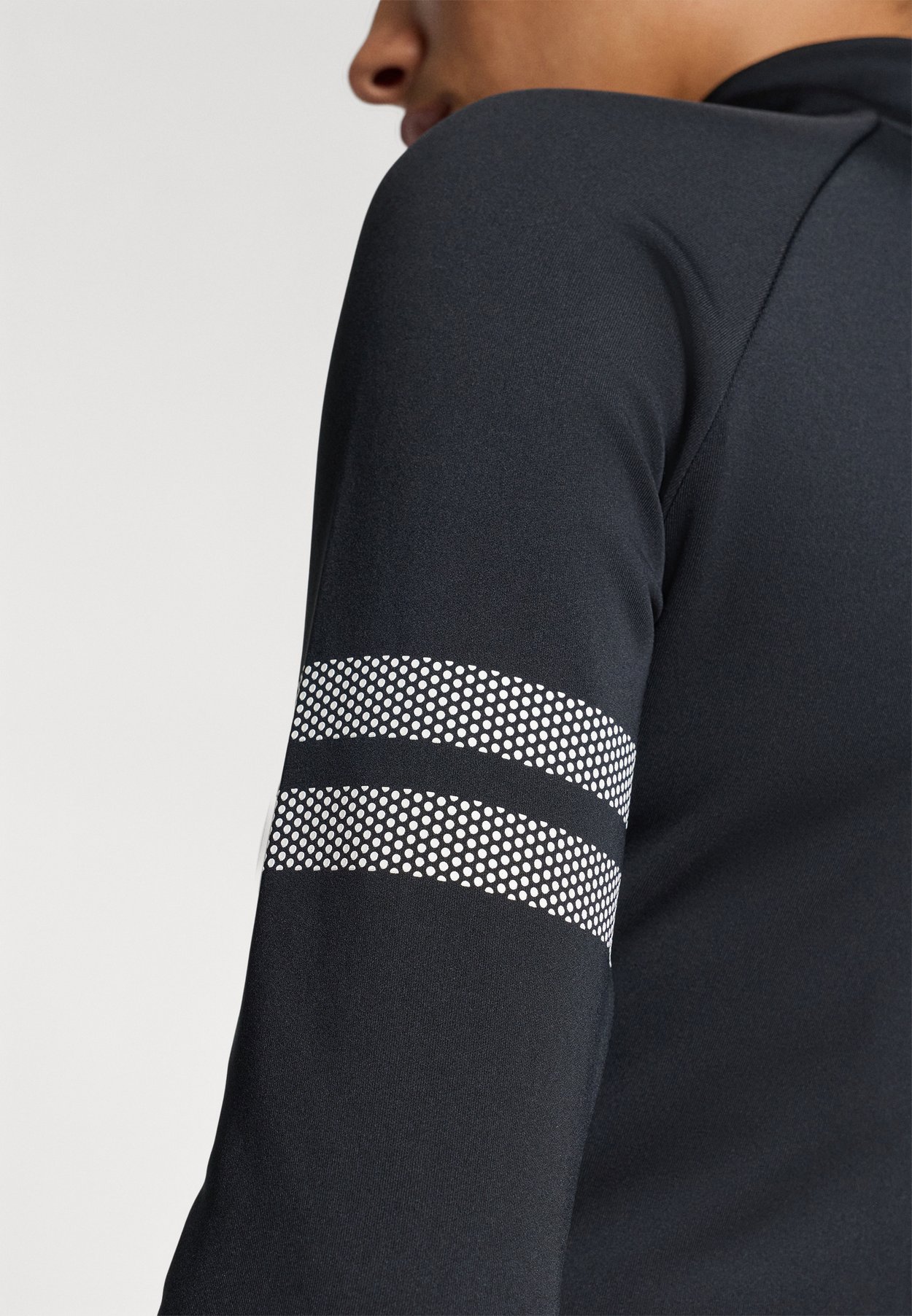 SIGNATURE ZIP JACKET
