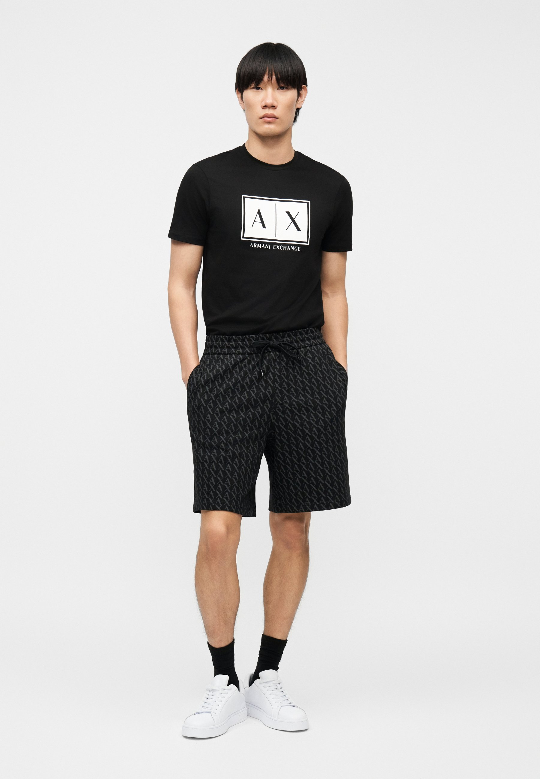 Armani Exchange AX LOGO BERMUDA SHORTS - Shorts - black/zwart