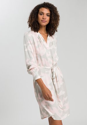 Day dress - light blush varied
