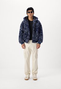 GAP STRAIGHT CARGO PANT - Cargobyxor - chino