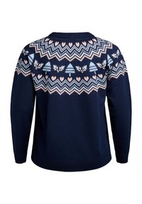 Námornícky pletený sveter s geometrickým vzorom, ktorý obsahuje modré stromy, srdcia a svetloružové akcenty. Okrúhly výstrih a dlhé rukávy.