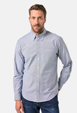 Helles blaues kariertes Hemd mit Knöpfen, ausgestattet mit Kragen, langen Ärmeln und einer Brusttasche; weiche Textur, aus Baumwollstoff.