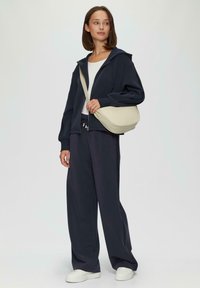 s.Oliver MIT KAPUZE - Mikina so zipsom - navy