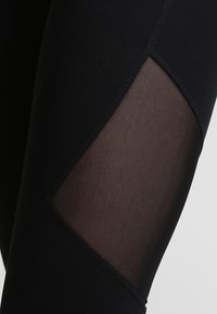 GAP Träningsshorts 3/4-längd - black