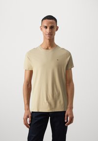 Tommy Jeans SLIM TEE - T-shirt - bas - gentle gold