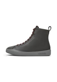 Grijze leren hoge sneaker met brown veters en een grijze zool, voorzien van een lus aan de achterkant voor gemakkelijk aan- en uittrekken. Merkl logo zichtbaar op de zool.