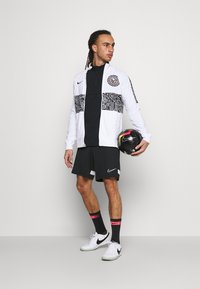 Nike Performance Calções desportivos - black/white
