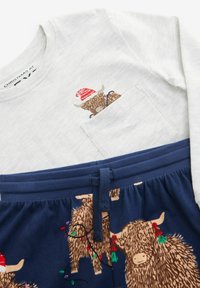 Next MATCHING FAMILY CHRISTMAS HAMISH THE HIGHLAND COW - REGULAR FIT SET - Pyžamo - grey navy blue