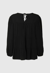 Sort bluse med lange, puffede ærmer, tieret design og en nøglehulslukning, der er bundet med bånd. Fremstillet af letvægtsstof.