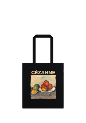 Zwarte draagtas met een reproductie van Cézanne's stilleven met appels, een citroen en groene vruchten op een wit bord.